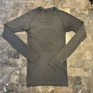 Lululemon Swiftly Tech Black Long Sleeve Shirt Size 4